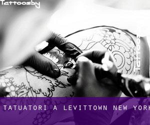 Tatuatori a Levittown (New York)